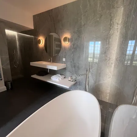 L'esplanade Отель