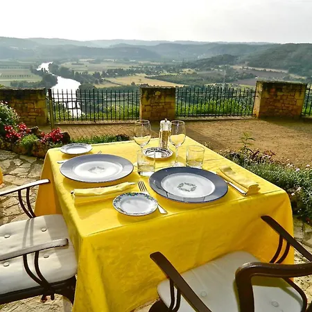 L'esplanade Отель Домм