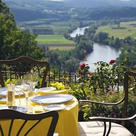 Отель L'esplanade Домм