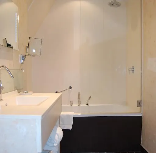 L'esplanade Hotel 3*