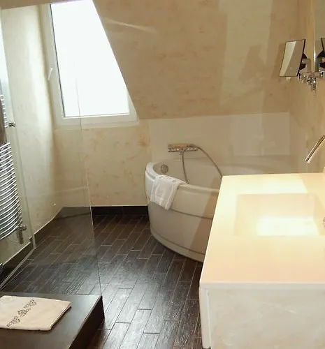 L'esplanade Hotel 3*